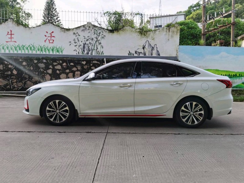 东莞21年长安汽车睿驰CC4