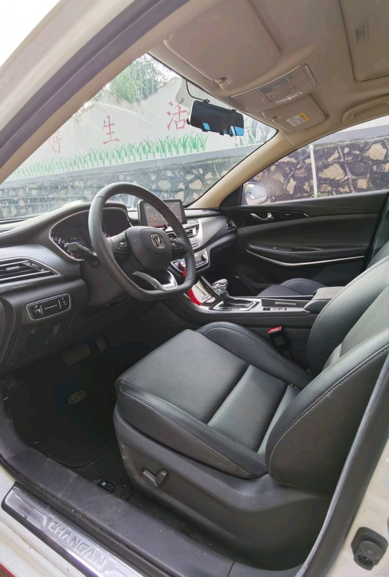 东莞21年长安汽车睿驰CC6