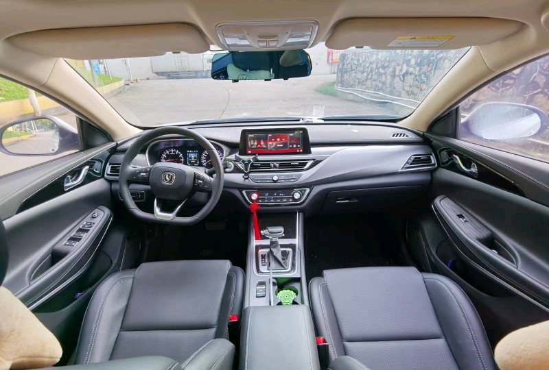 东莞21年长安汽车睿驰CC8