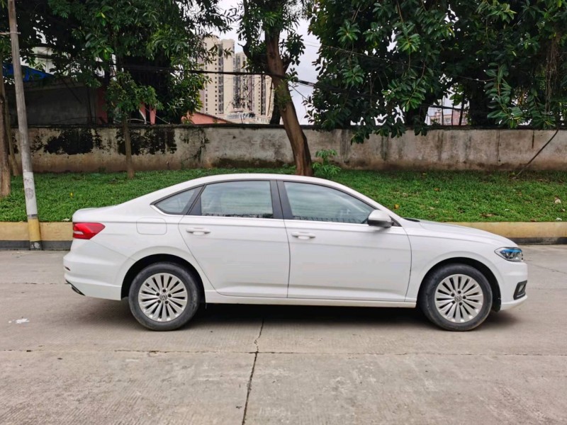 东莞20年大众朗逸5