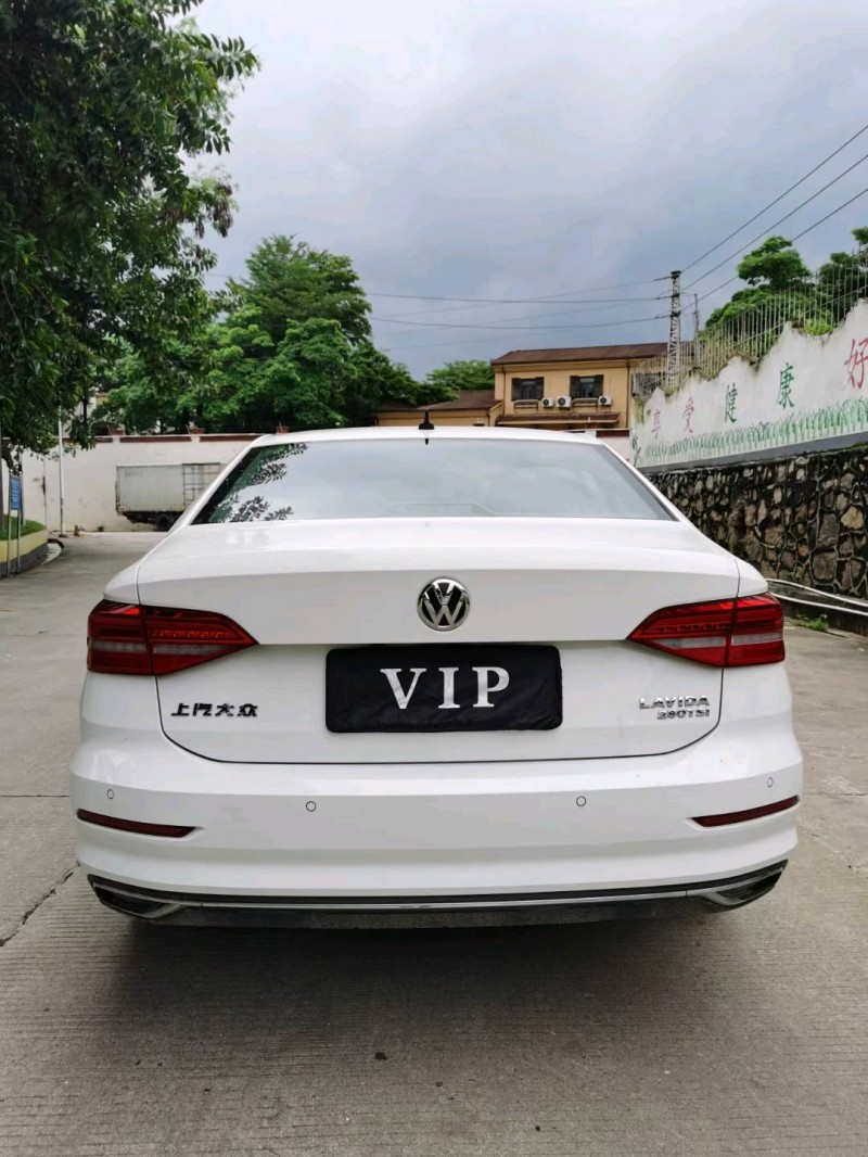 东莞20年大众朗逸8