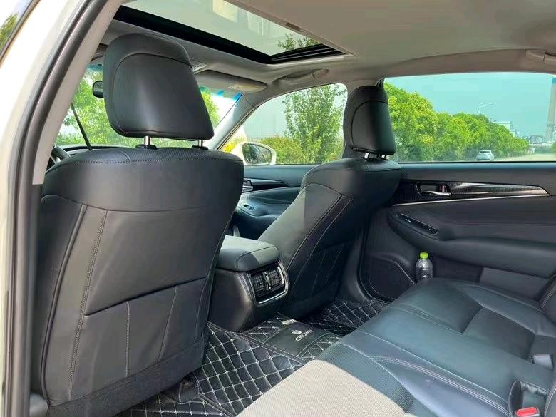 盐城16年丰田皇冠5