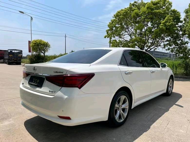 盐城16年丰田皇冠8