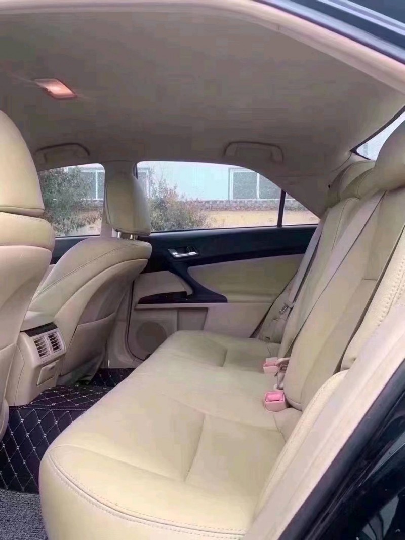 北京12年丰田锐志4