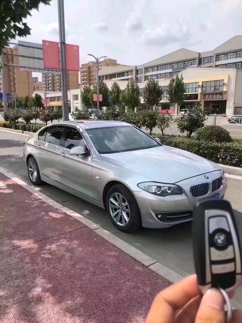 北京12年宝马5系5