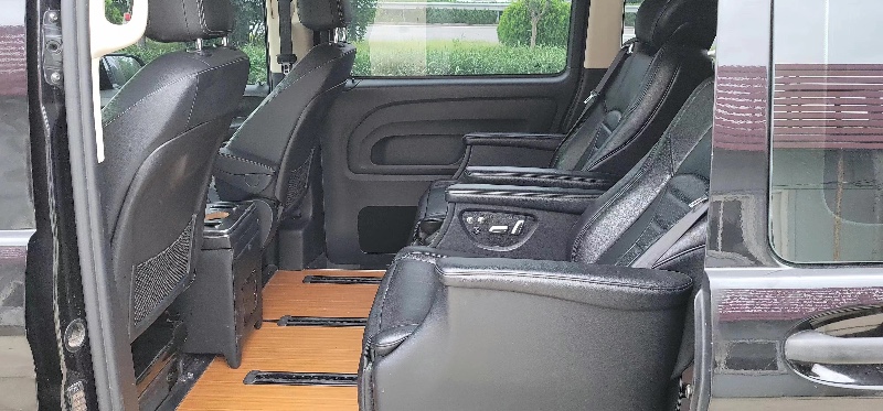 北京18年奔驰威霆4