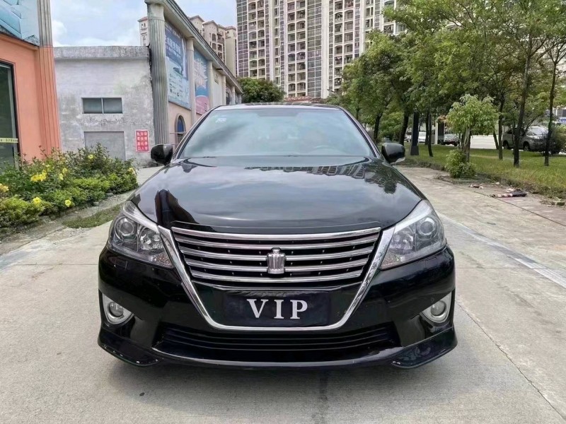 北京13年丰田皇冠8