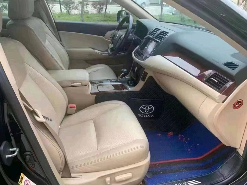 北京13年丰田皇冠4