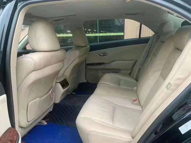 北京13年丰田皇冠3