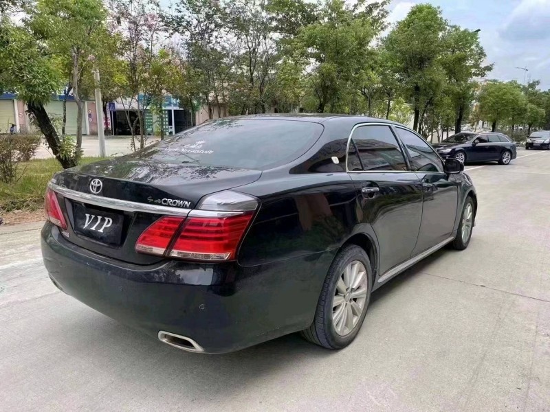 北京13年丰田皇冠2