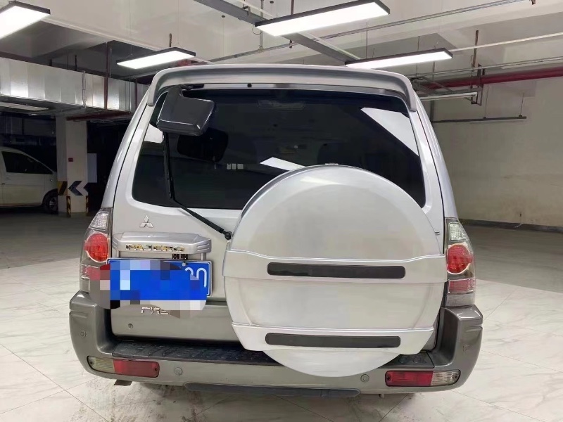 成都14年三菱帕杰罗6