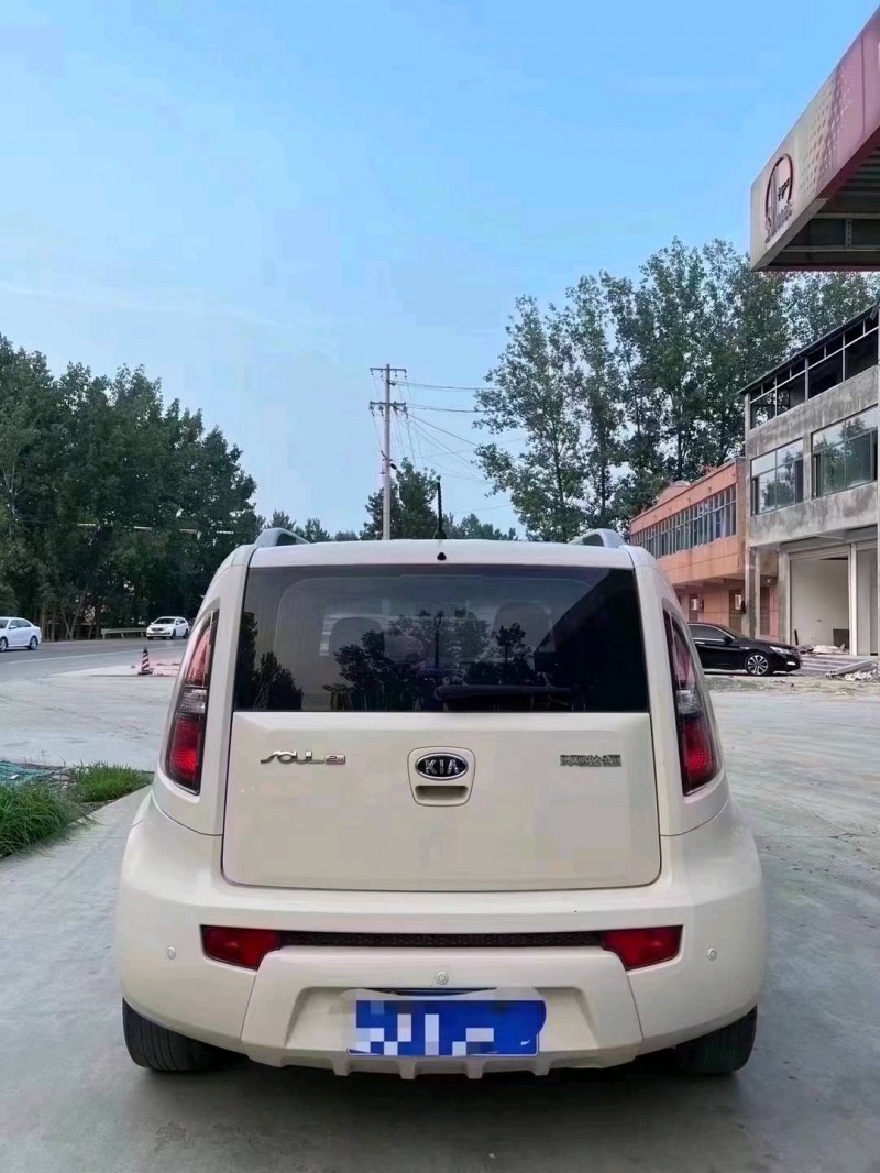 北京13年起亚秀尔8