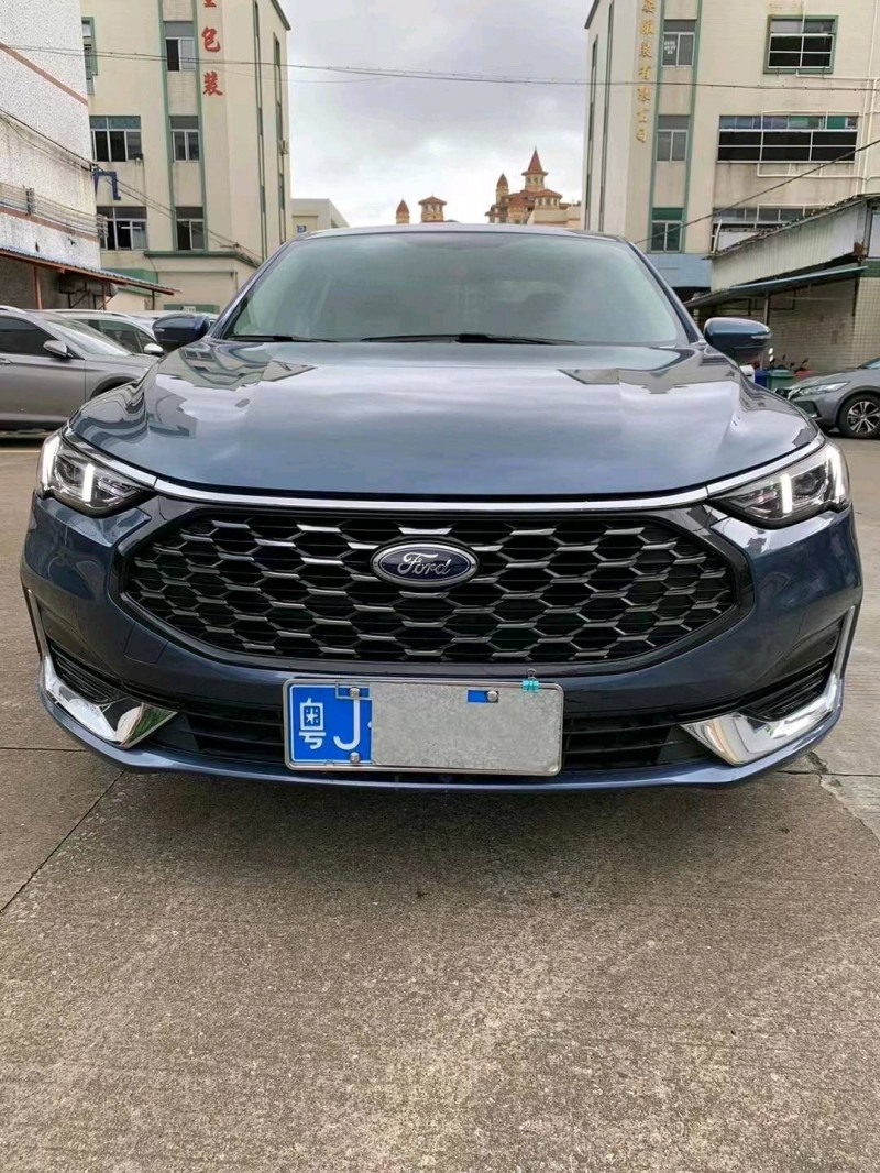 中山21年福特福睿斯1