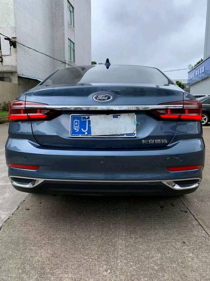中山21年福特福睿斯4