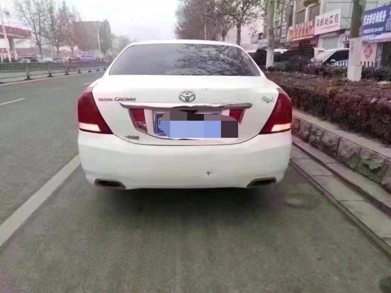 北京12年丰田皇冠2