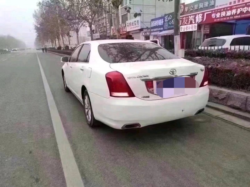 北京12年丰田皇冠6