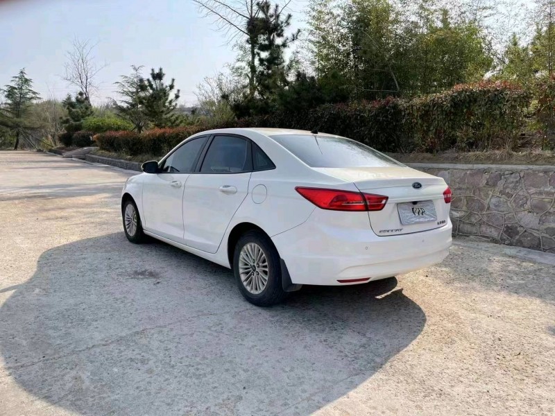 北京16年福特福睿斯7