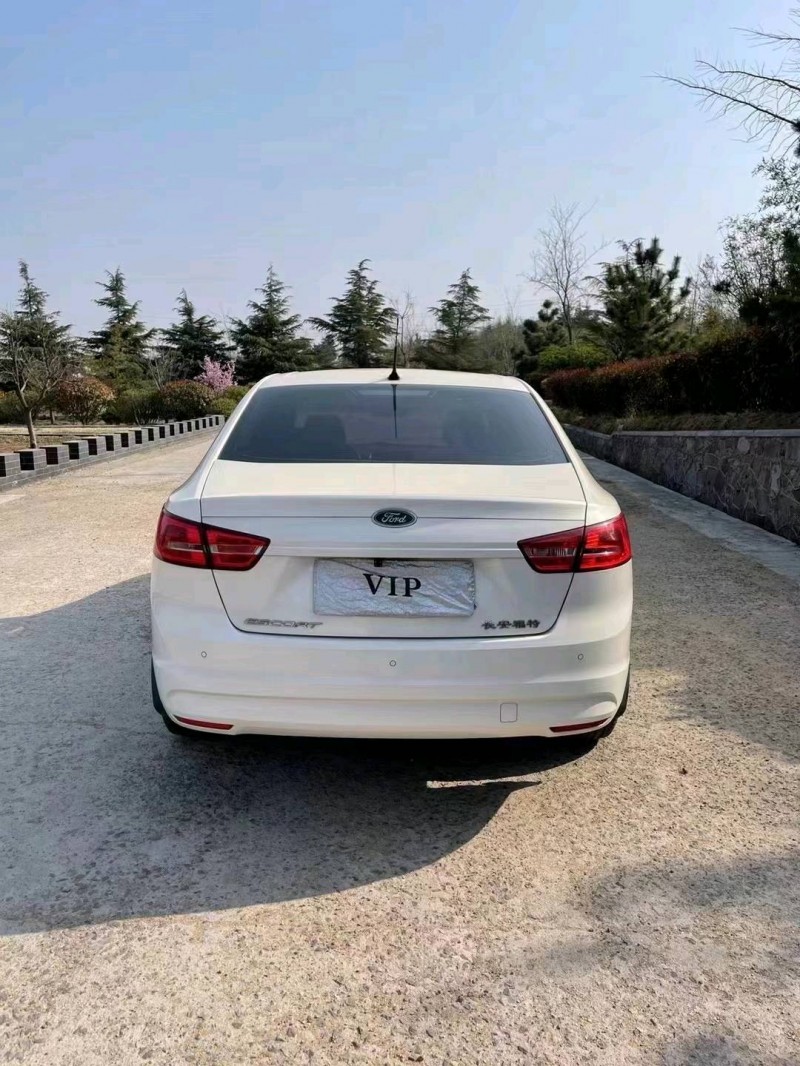 北京16年福特福睿斯9