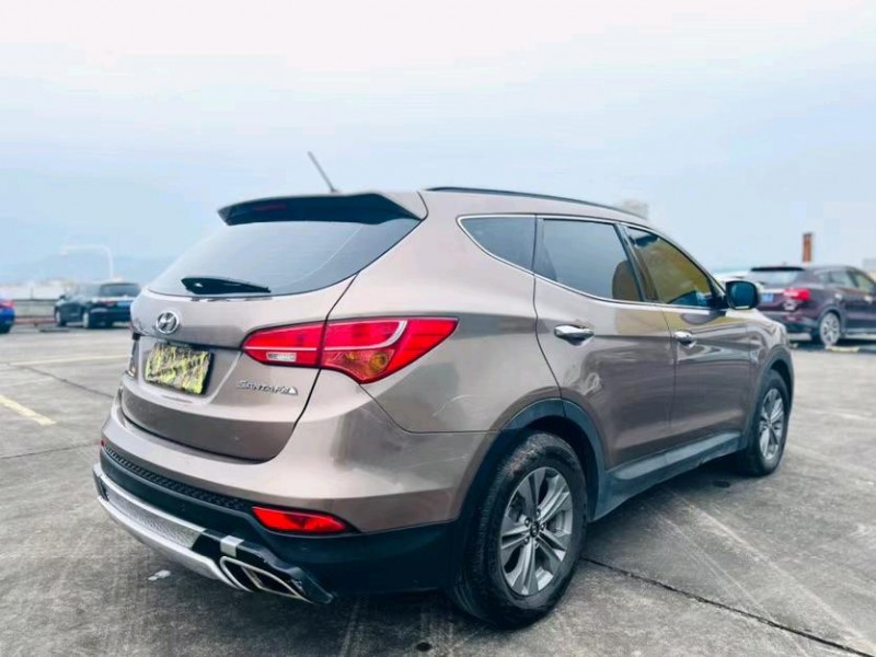 东莞15年现代全新胜达6