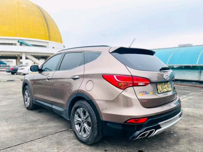 东莞15年现代全新胜达7