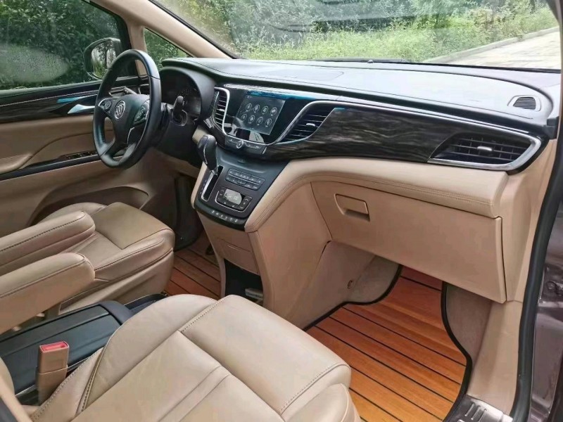 东营19年别克GL88