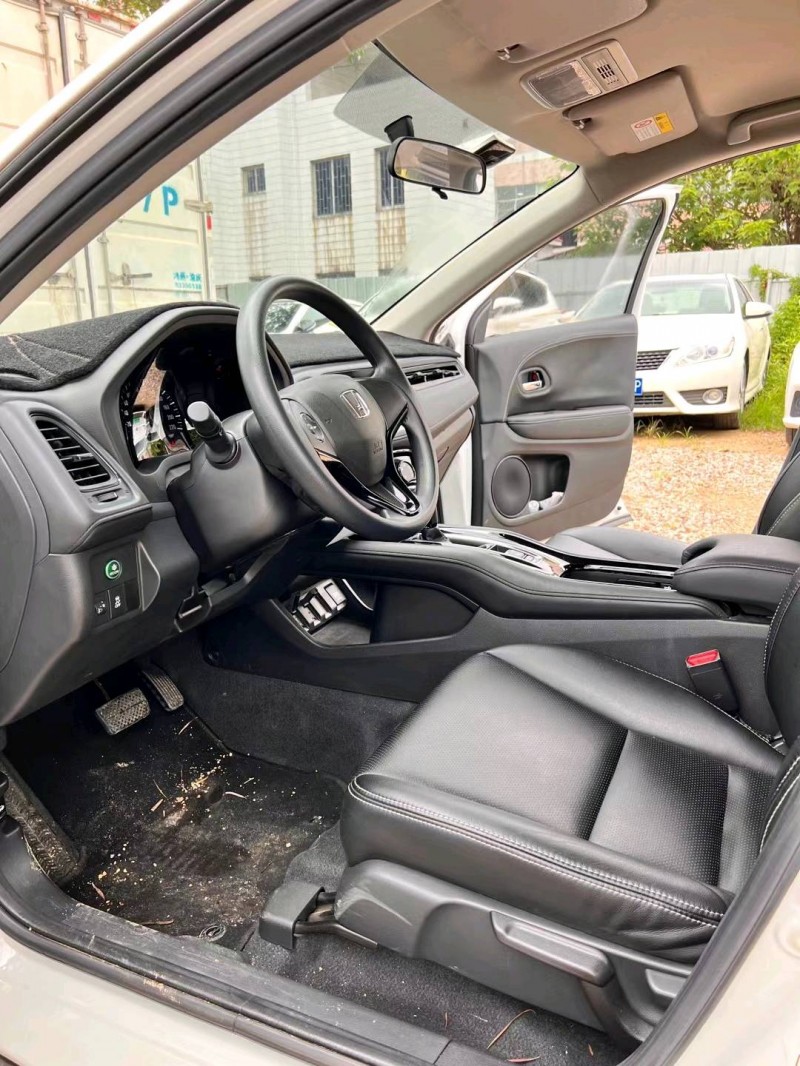 广州19年本田缤智4