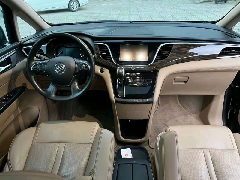 东营17年别克GL81