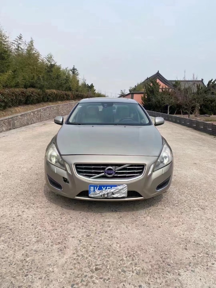 青島12年沃爾沃S60L1
