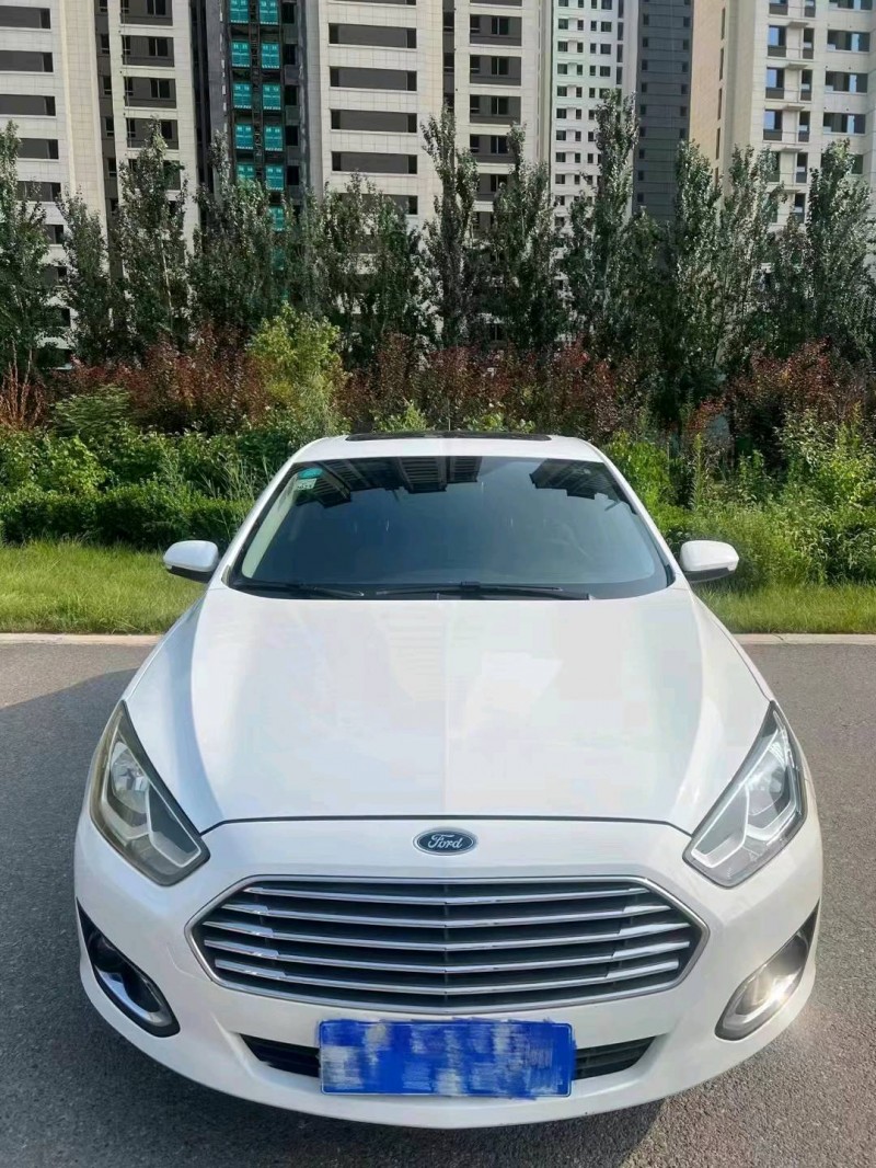 邢台17年福特福睿斯1