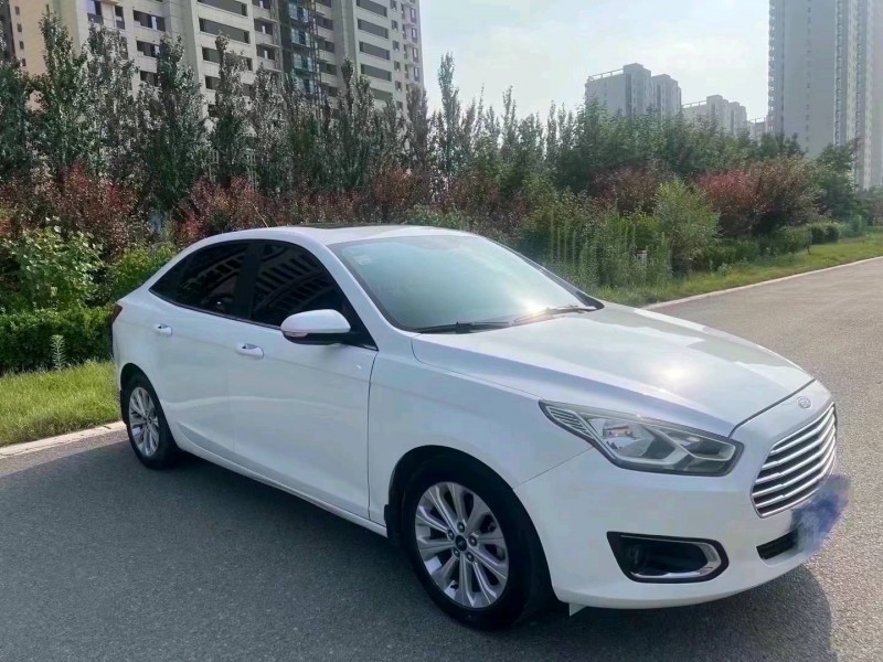 邢台17年福特福睿斯2