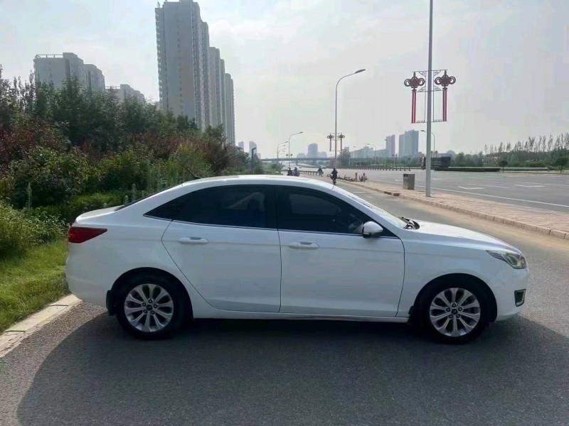 邢台17年福特福睿斯9