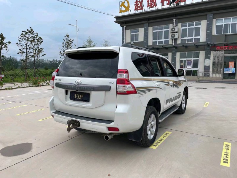 徐州17年丰田普拉多8