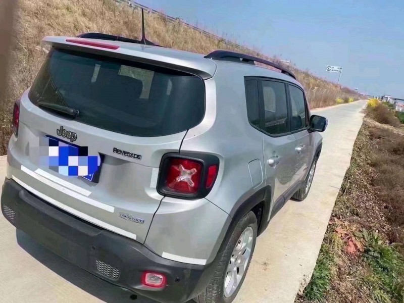 青島17年Jeep自由俠6