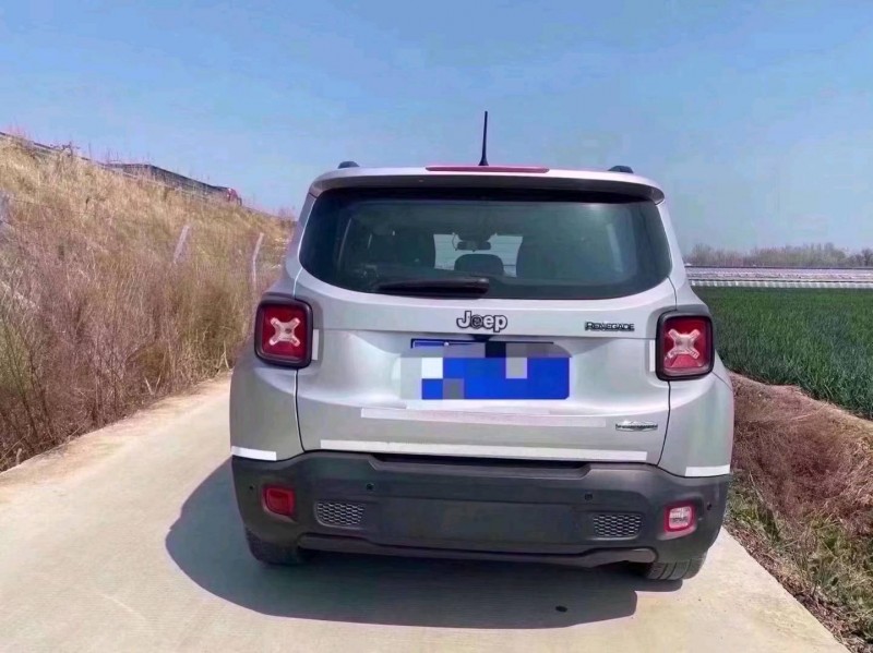 青島17年Jeep自由俠8