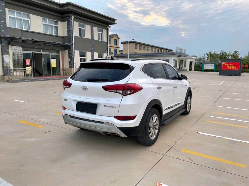 徐州16年现代途胜8