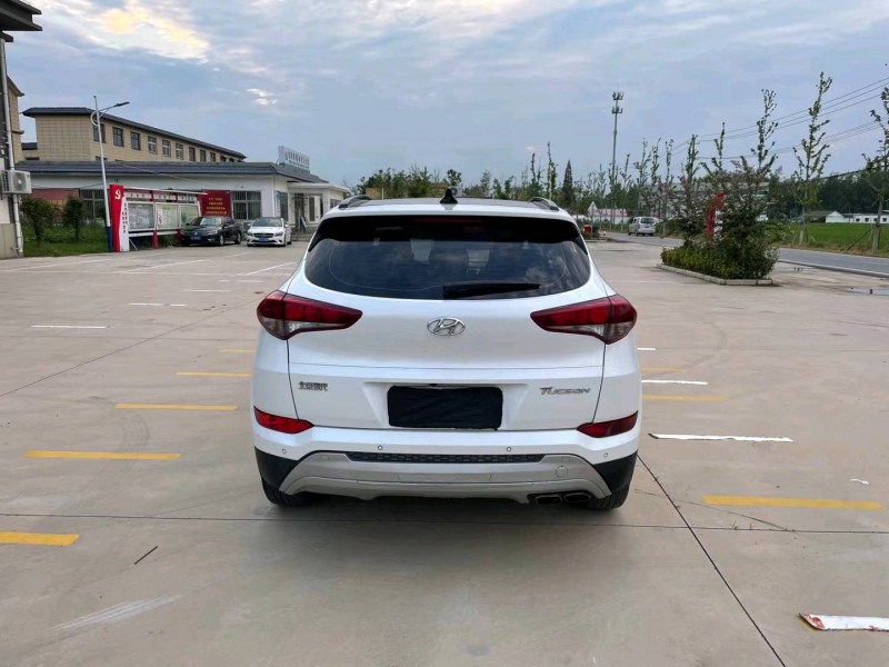 徐州16年现代途胜9