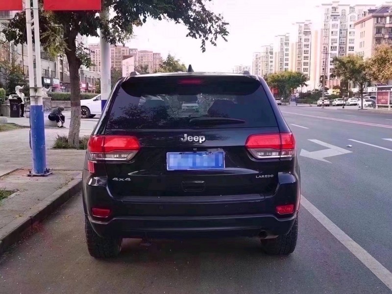 北京13年Jeep大切诺基8