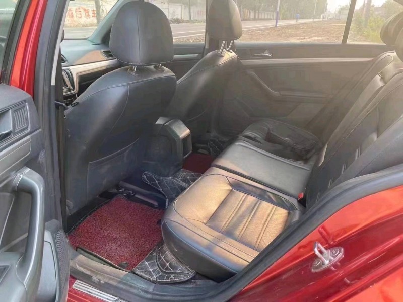 保定17年大众朗逸8