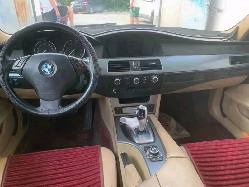 保定09年宝马5系4