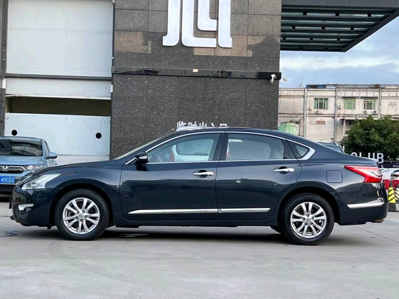 东莞13年日产天籁5