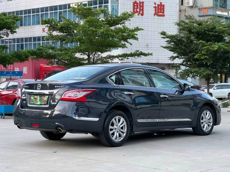 东莞13年日产天籁1