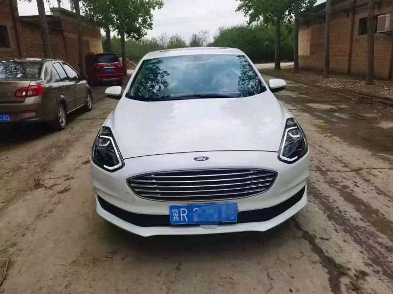 保定20年福特福睿斯1