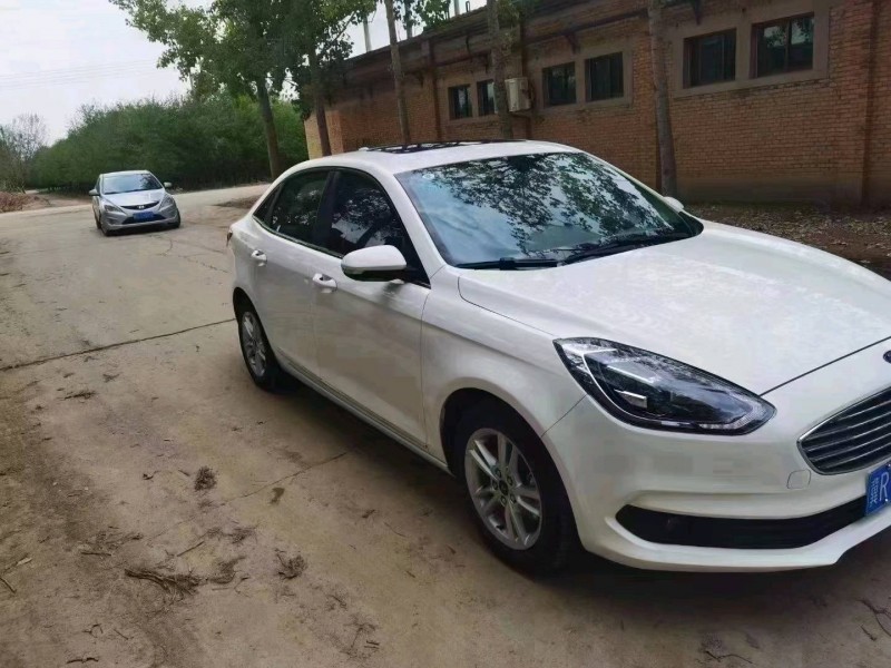 保定20年福特福睿斯3