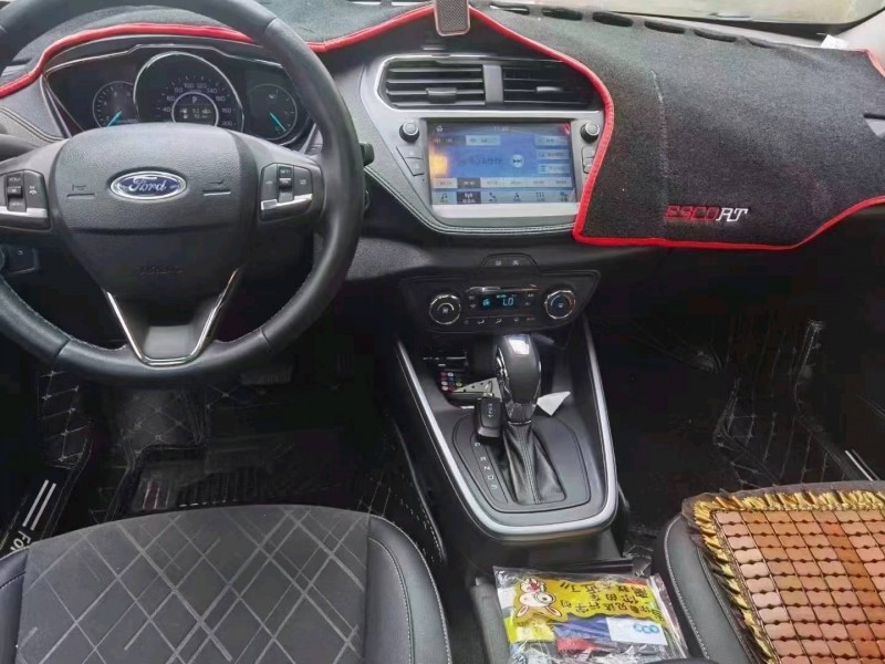 保定20年福特福睿斯7