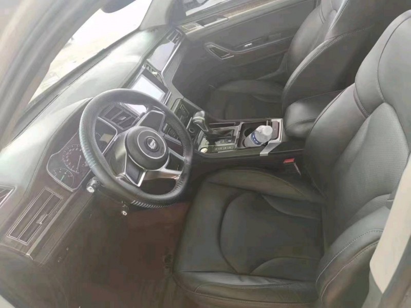 保定17年众泰大迈X73