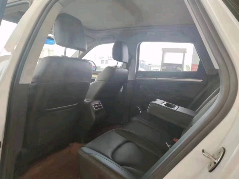 保定17年众泰大迈X75