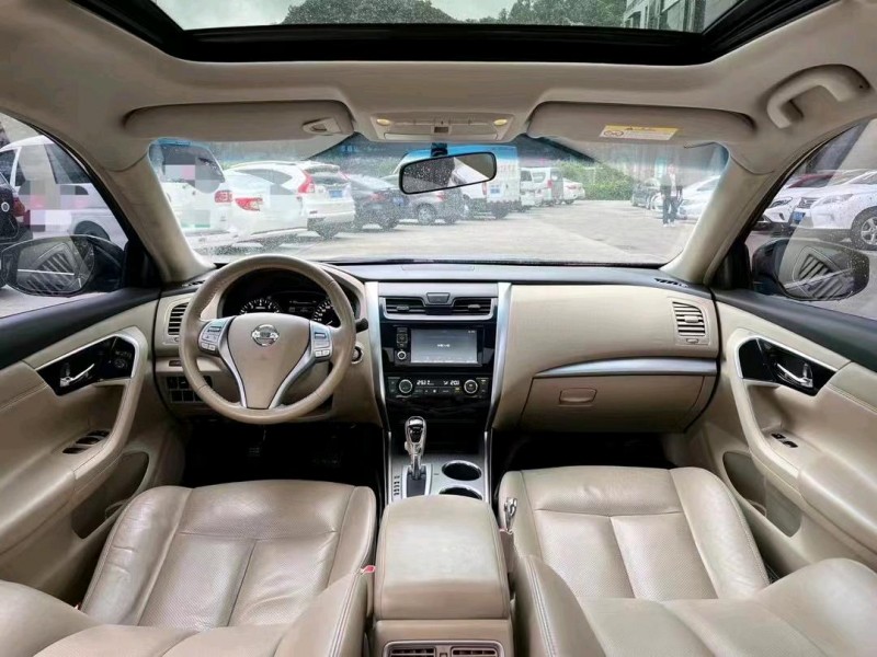 东莞17年日产天籁5