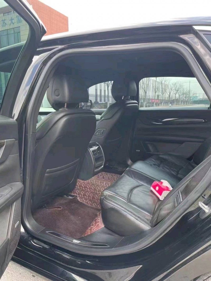 徐州16年凯迪拉克CT64