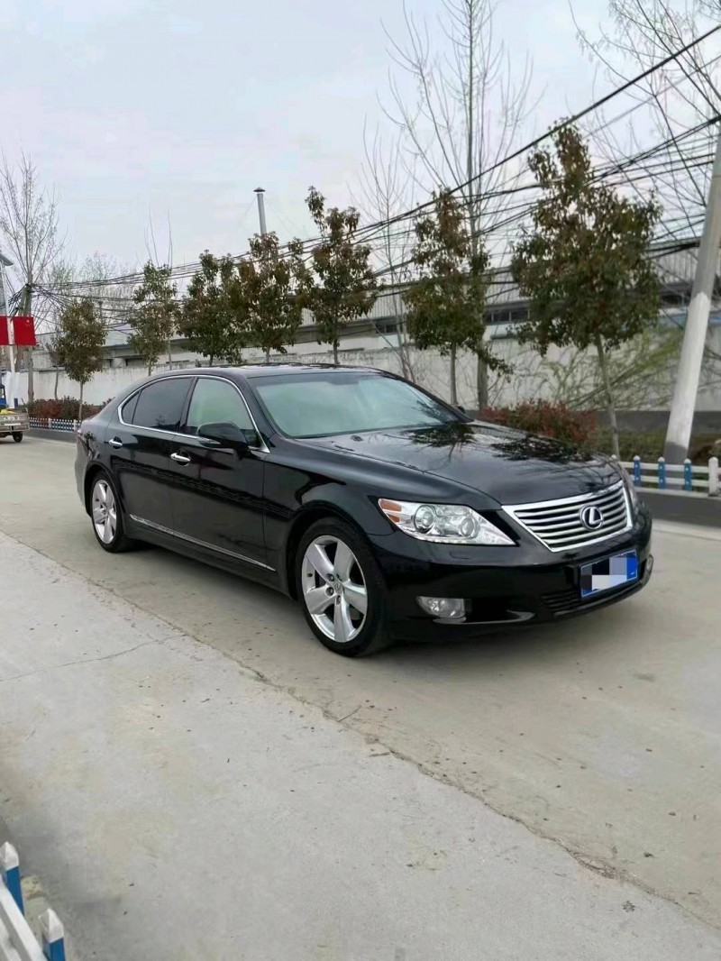东营12年雷克萨斯LS6