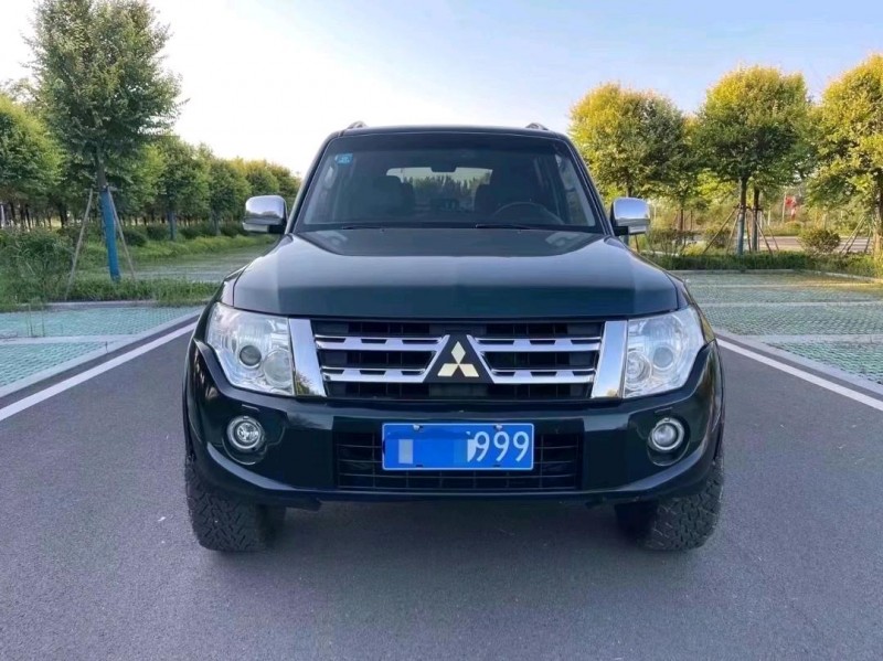 东营13年三菱帕杰罗1